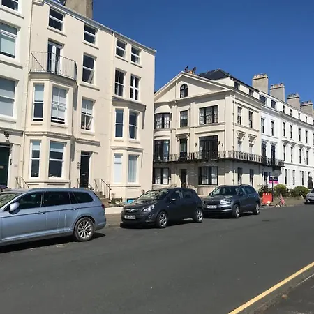 Rosie's On The Crescent Apartmán *