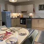 דירה Rosie's On The Crescent